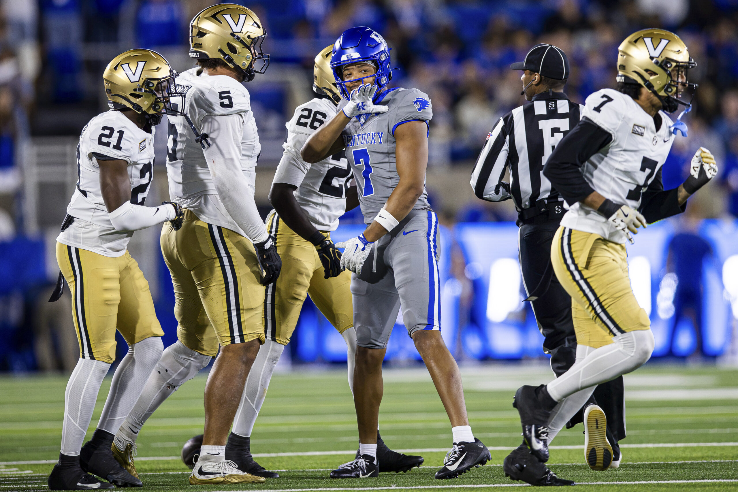 Photos: No. 12 Kentucky beats Vanderbilt 34-17